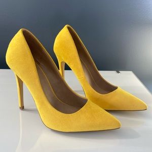 Great heels for spring! Only worn inside once. Has a 4” inch heel.